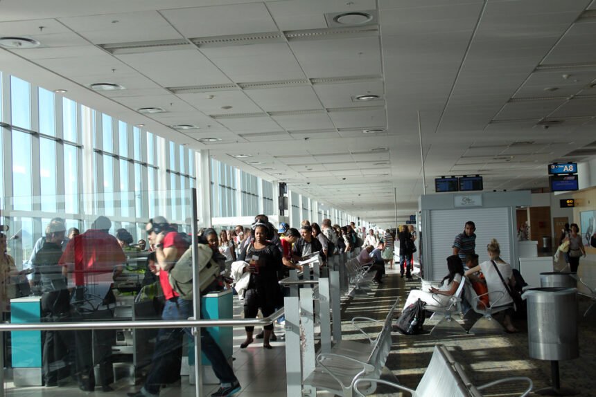 airline passenger queue